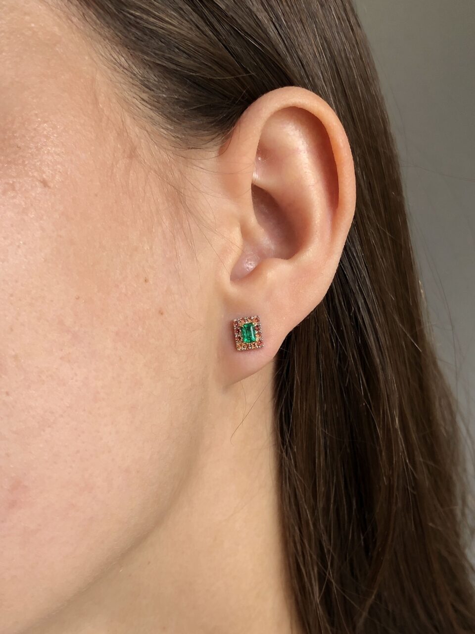 colombian emeralds, muzo emeralds, alpine green, emerald studs, george smith