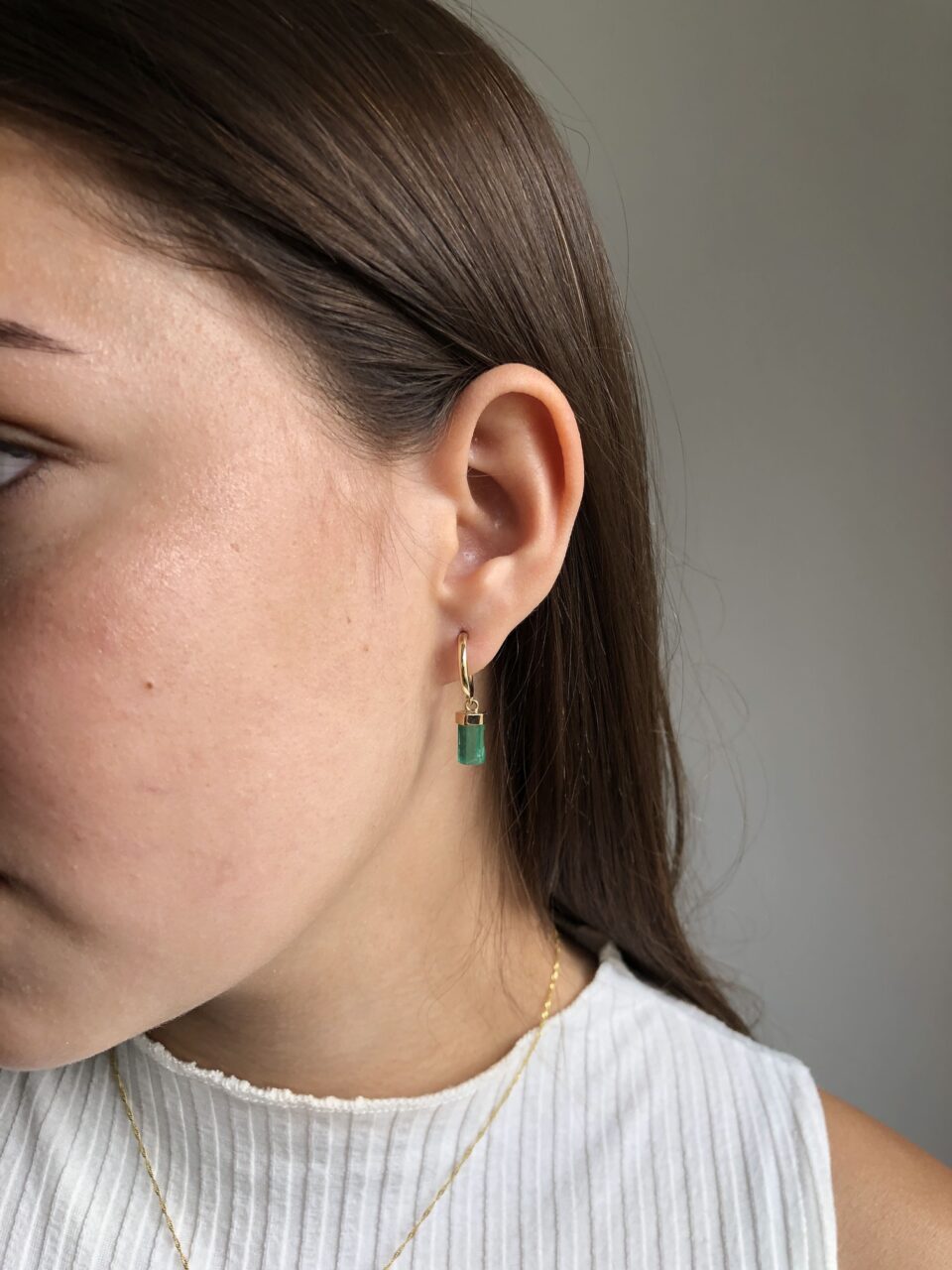 Rough Colombian emerald drop hoop earrings - Alpine Green