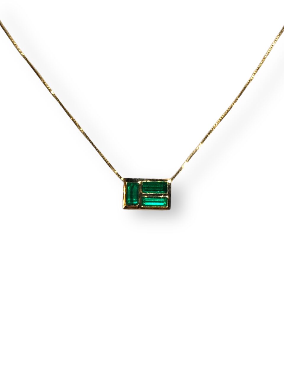colombian emeralds, muzo emeralds, alpine green, emerald necklaces, george smith, emerald pendant