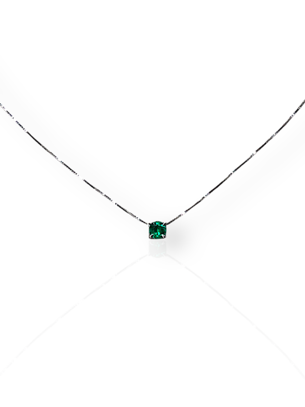 0.30 ct Classic round emerald pendant