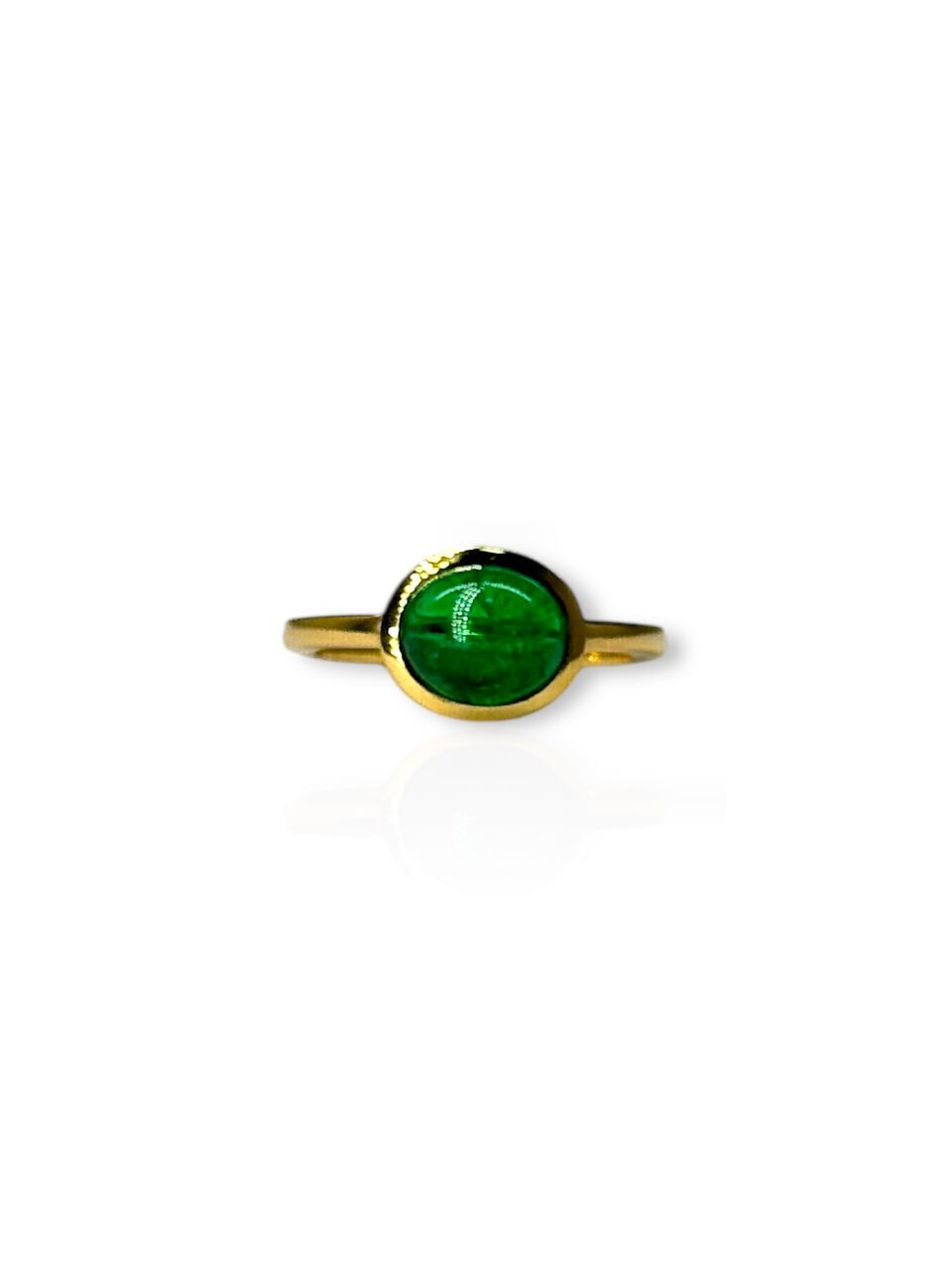 Cabochon emerald ring