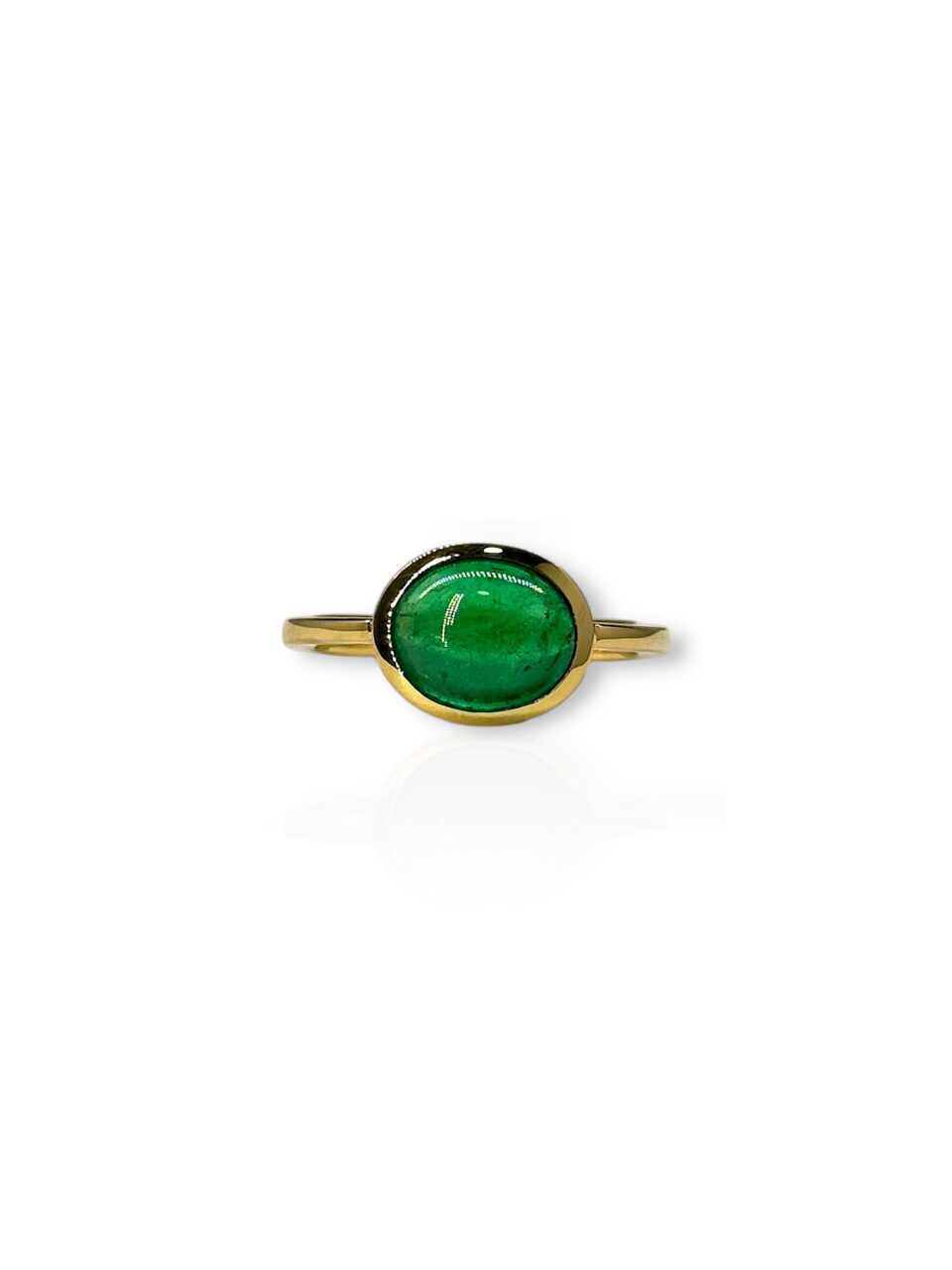 Cabochon emerald ring